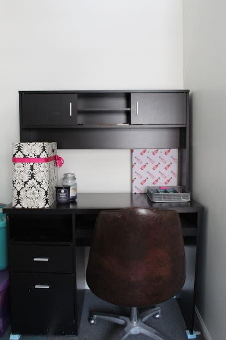 Desk / Workspace