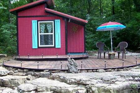 Backstage Tiny House!  Clean, Pure, Country Air!