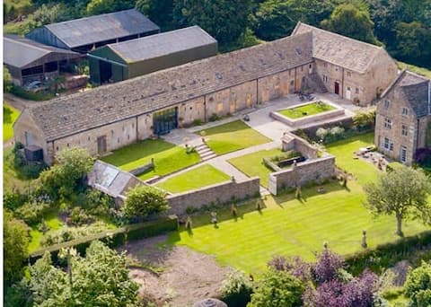 Courtyard Cottages 8 ensuite bedrooms, Derbyshire