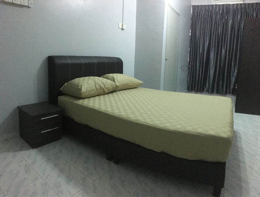 Medium Room