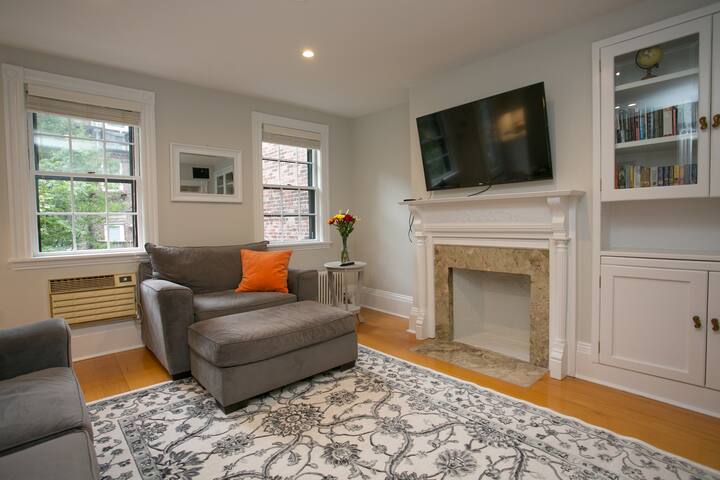 3 Bdrm 2BA Apt Quiet Spotless Parking Top Location gallery image 5