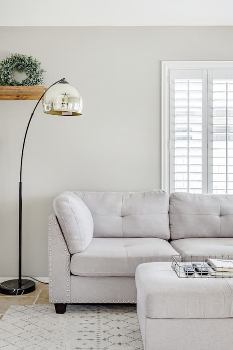 Top performing Airbnb: Unbeatable Location-A Perfect Home Away from Home in Phoenix