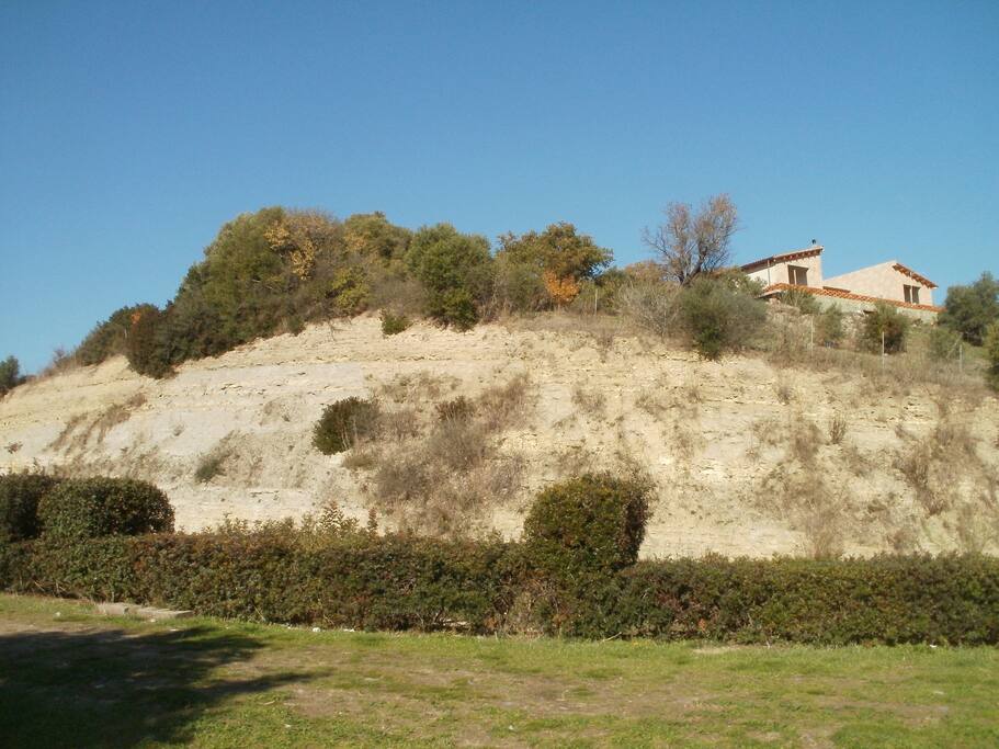 la struttura vista dalla strada