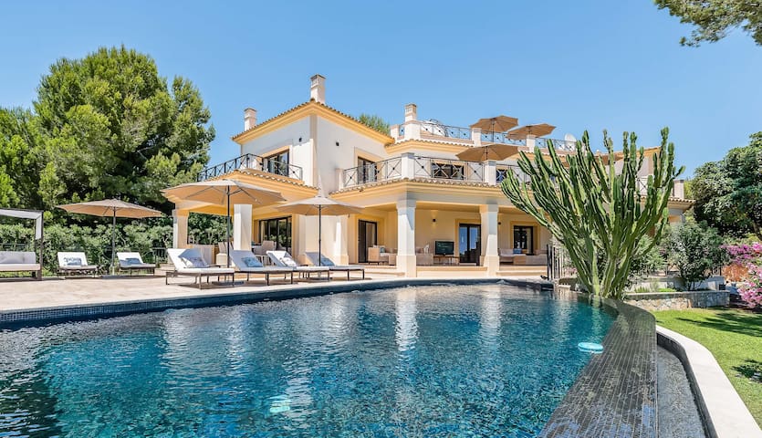 Luxury Villa with Heated Pool in Santa Ponca