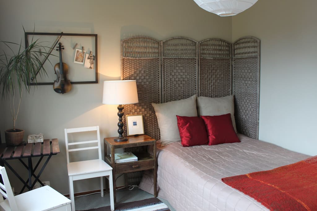 Your room with a 120 cm bed