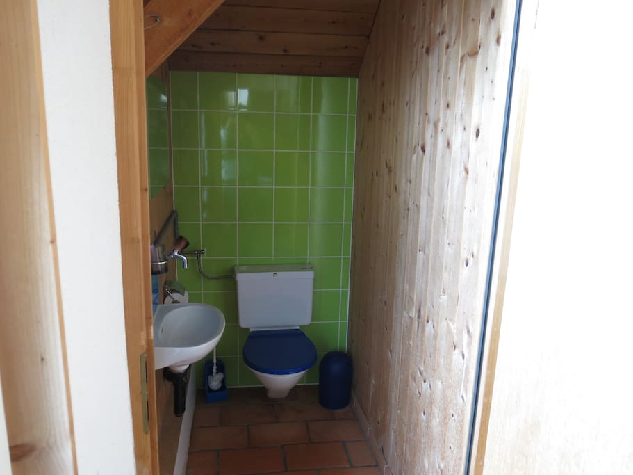 WC im Obergeschoss- 3 weitere befinden sich im Untergeschoss