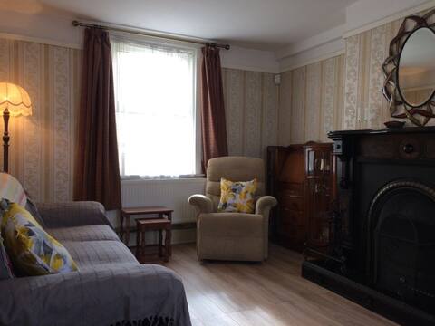 Quaint Kilkenny city 3 bedroom house with parking
