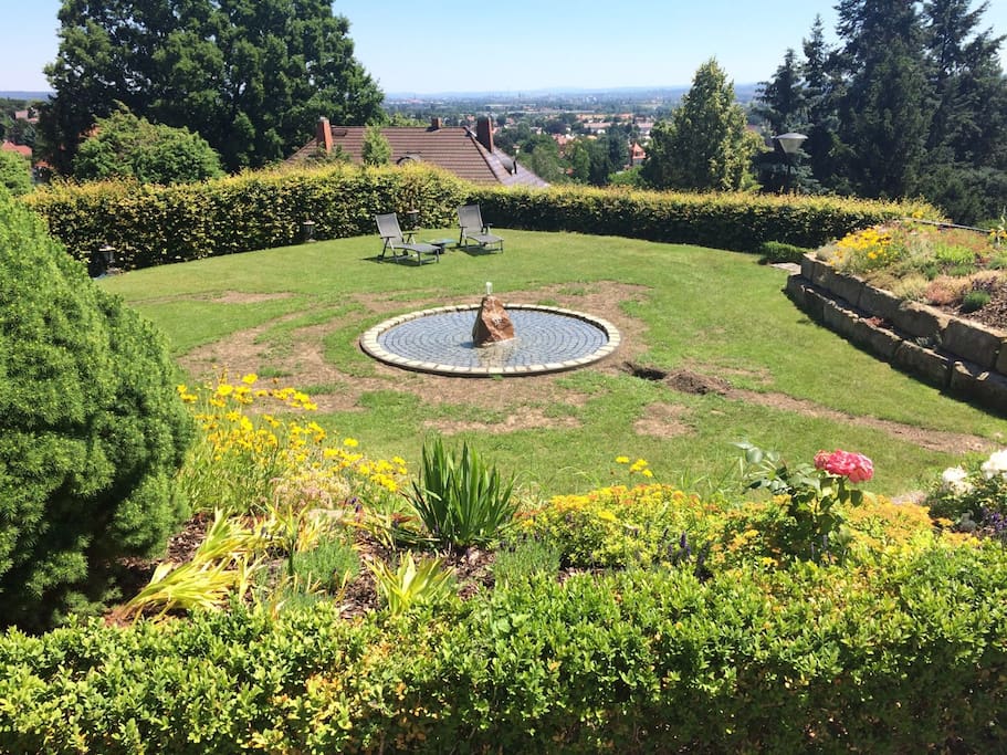 Blick über den Garten