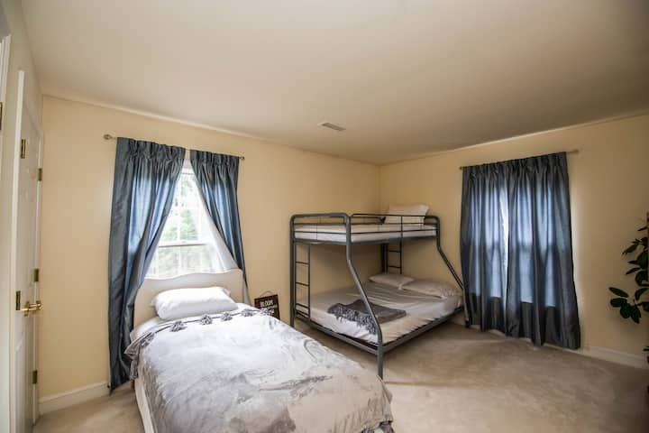 Izba pre hostí 3 (zdieľa kúpeľňu v štýle Jacka a Jill s izbou pre hostí 4)