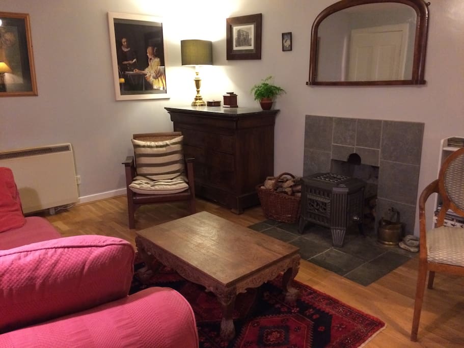 Sitting room (other end).