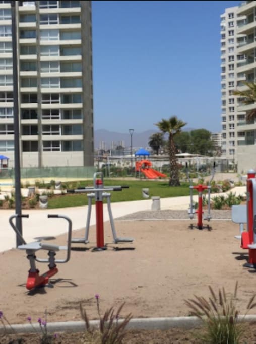 Gimnasio al aire libre (Edificio)