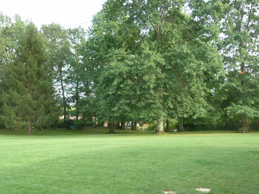 Parc autour de la maison