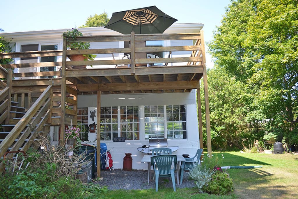 Garden by the Sea-The guest apartment is on the upper level.