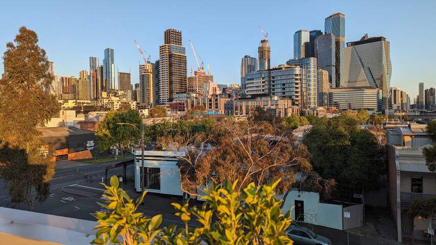 Amazing City Views & Melbourne at your doorstep gallery image 3