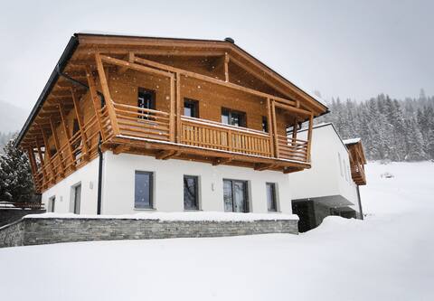 GemeinsamZeit Alpine Chalet for EIGHT