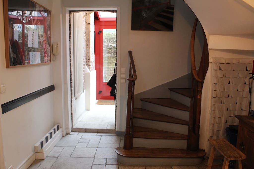 l'escalier jusqu'au 2ème étage
