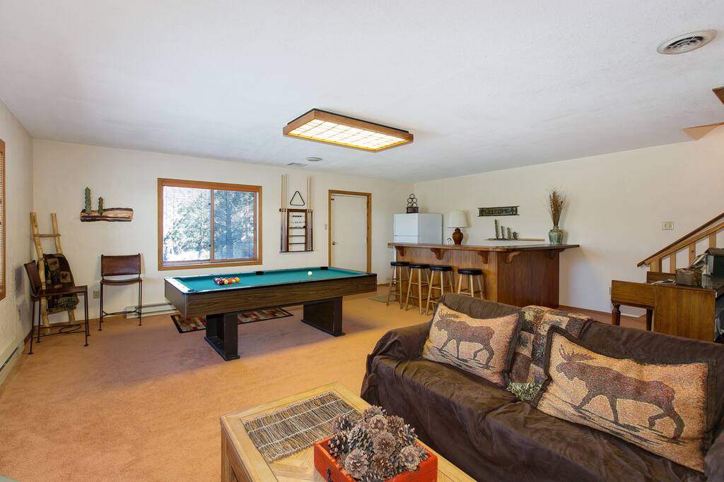 Game Room & Bar
