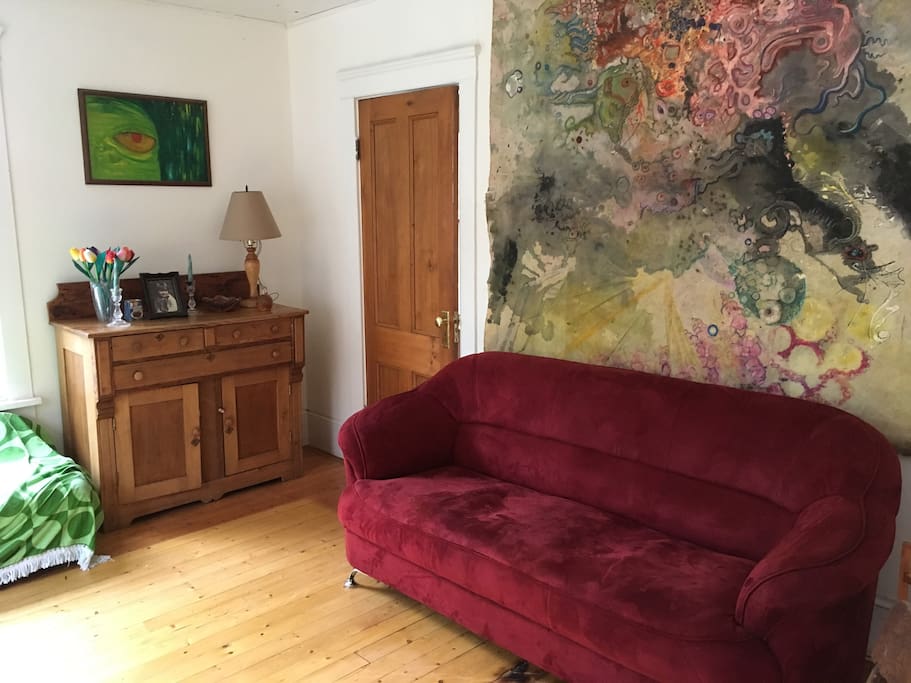 Tv room. With Netflix