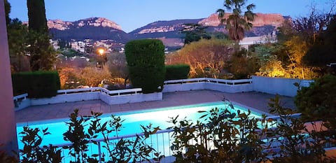 Studio centre Cassis, garage, terrasse, piscine