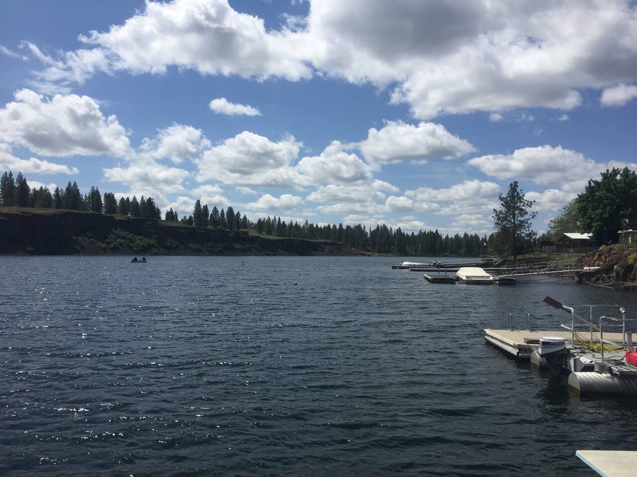 Cozy Cabin On Badger Lake With A Boat Dock Cottages For Rent In