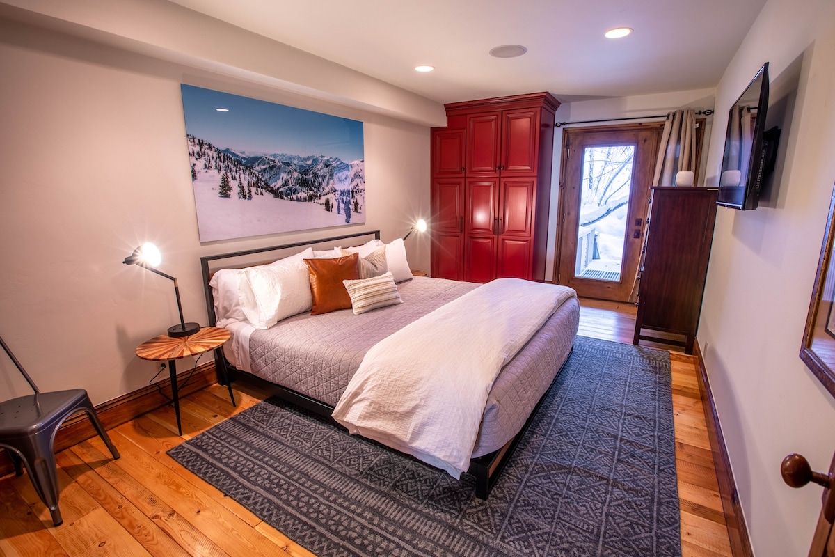 Prime location- remodeled
