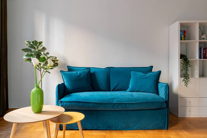 iFlat | Spanish Steps Blue Apartment gallery image 5