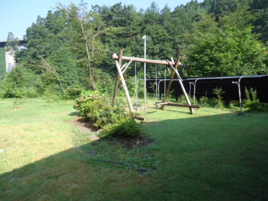 ブランコのある庭
Blanco in Garden
