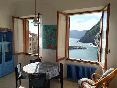 Annuncio Airbnb popolare: Agretta Sea View Apartment a Vernazza