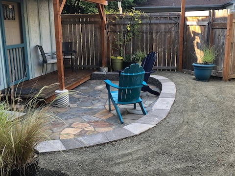 Tyler Alley Car Barn - Private, Convenient & Cozy