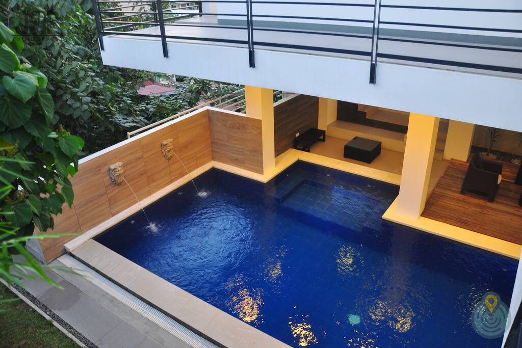 Jacuzzi area