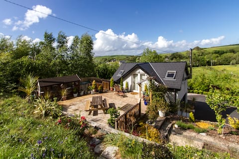 Studio Apartment on the Greenway