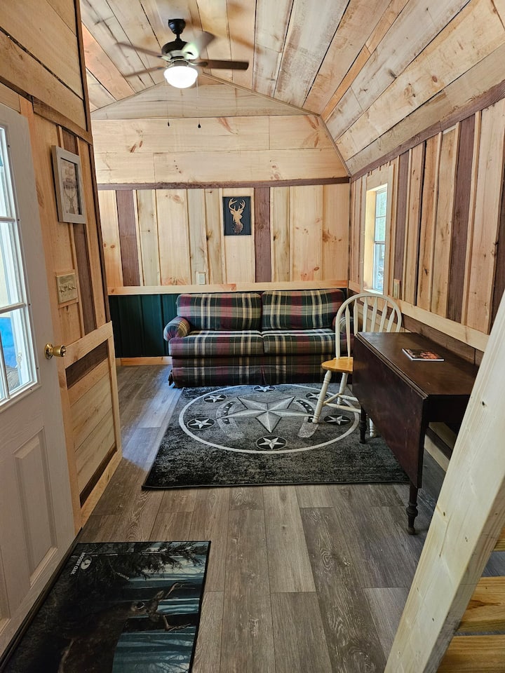 The "Buck" Clamping Cabin. - Mountain City, TN
