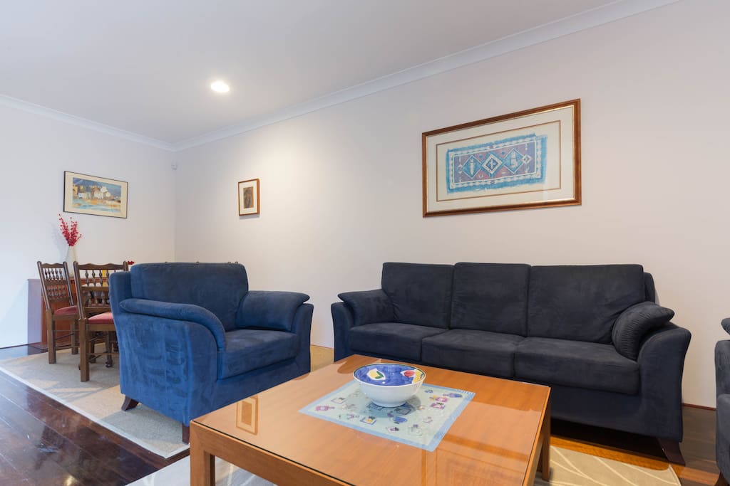 Lounge & Dining