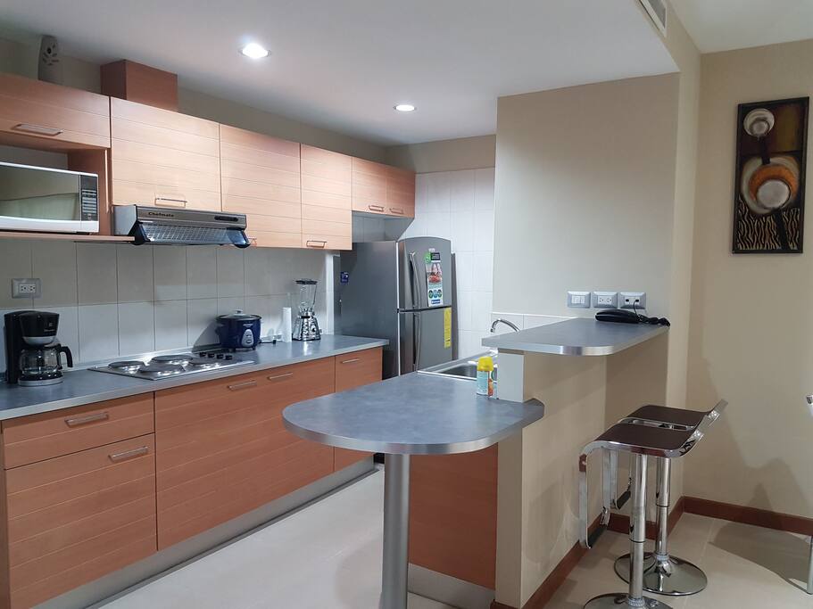 Cocina equipada con linea blanca