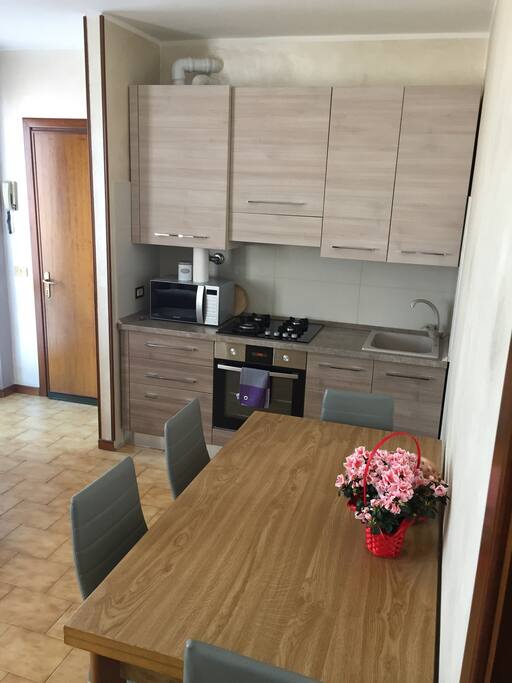 Kitchenette .