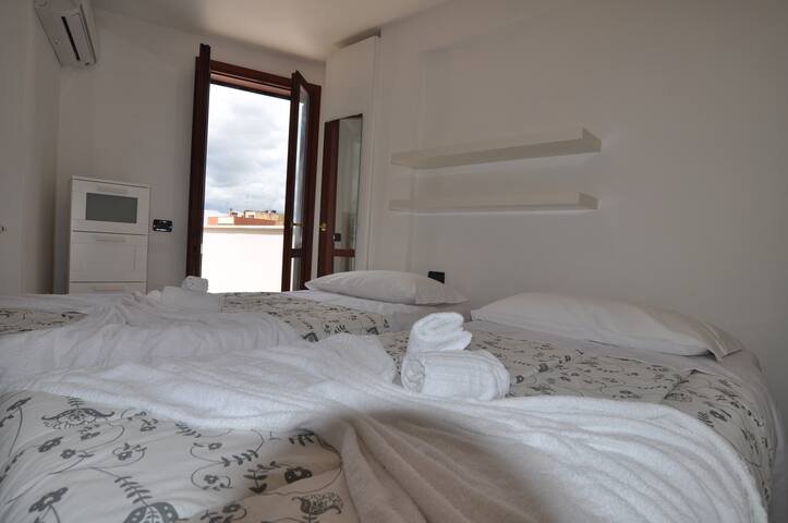 Flatinrome Fiera – 4 apts – Parking and Free Wifi gallery image 4