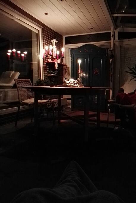 Entspannung im Wintergarten nach der Sauna