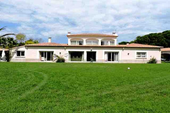 Can Roca exclusive villa in Pals