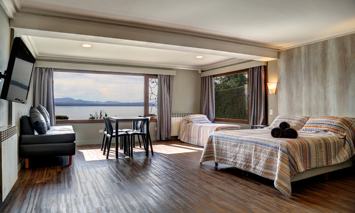 Top performing Airbnb: Direct lake view, double bed and 2 minors in Departamento Bariloche