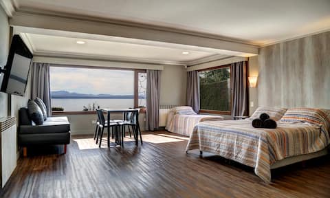 Top performing Airbnb: Direct lake view, double bed and 2 minors in Departamento Bariloche