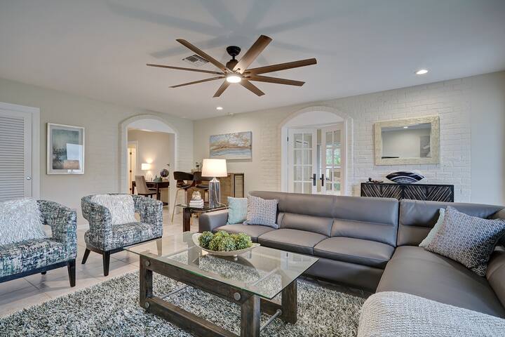 4BR Heated Pool Home w/ Tiki Hut! gallery image 4