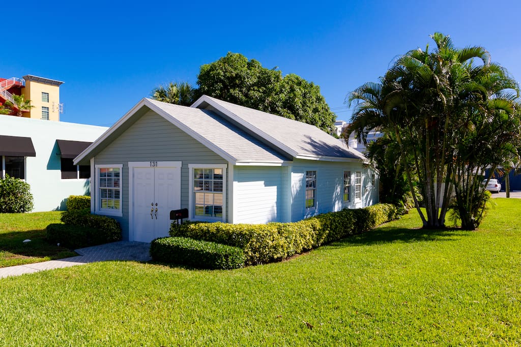 Cozy Cottage in Downtown Delray 131 NE 4th ave Cottages for Rent in