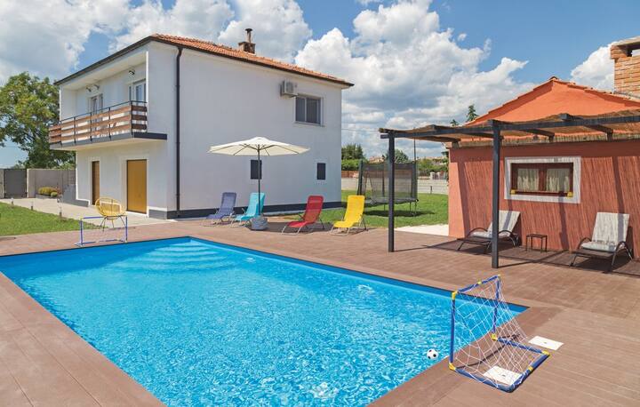 Holiday house Vineyard in Pula with pool