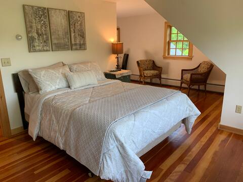 Rural house with Horse Boarding & Riding nearby!