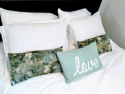 Quaint one bedroom Apartment Gatineau