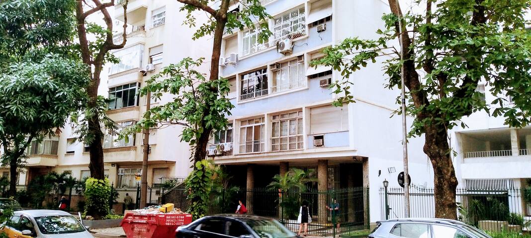 Copacabana Salão 3 quartos ar split 2 banheiros