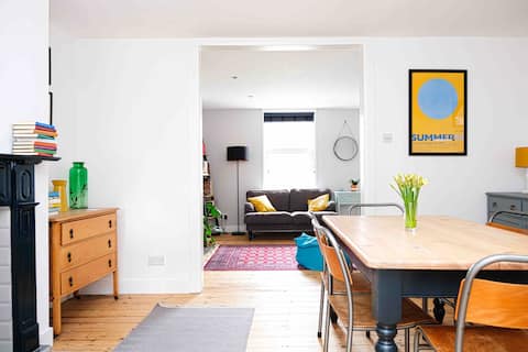 Successful Airbnb property: 3-storey townhouse in desirable West Cliff area in Ramsgate