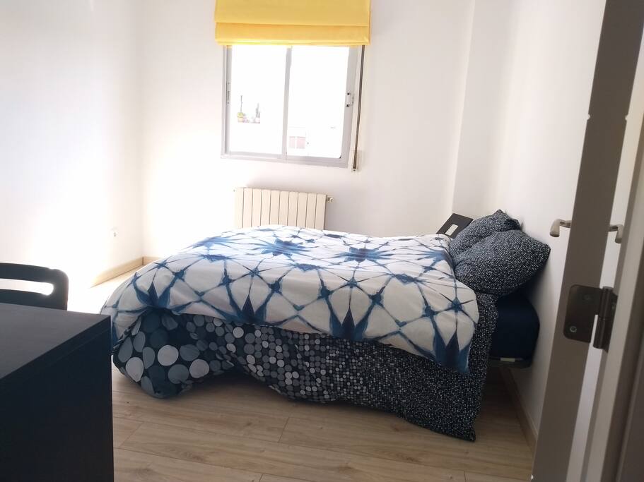 Very comfortable bed for 1 or 2 people in a very bright room
