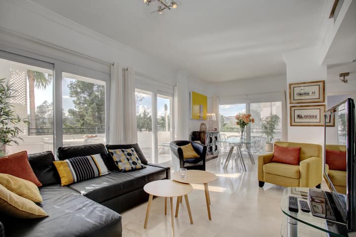 Sunny Apartment On Estepona Golf - Estepona