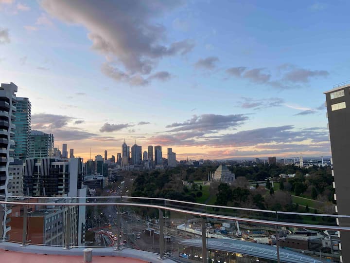 “Albert Views”, stylish apt, beautiful city views